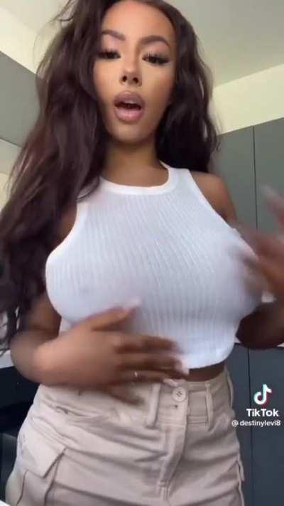 Destinylevi8 🤞🏽