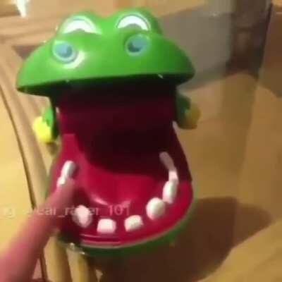 Chomp! (Ear rape warning)