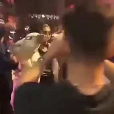 İstanbul trip şanışeri dövüyor