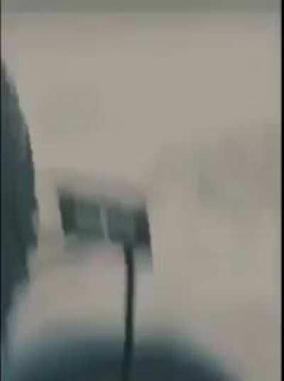 es una historia de origen brutal