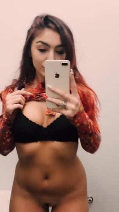 love 🥵 🍒this hot chic😍