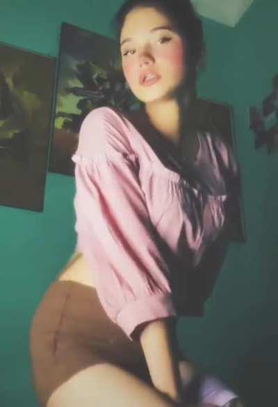 teach her how to doggy 🐶🐶