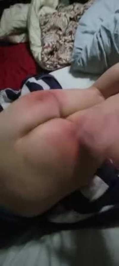 A firm hand and firmer paddle. Enjoy the sounds :)