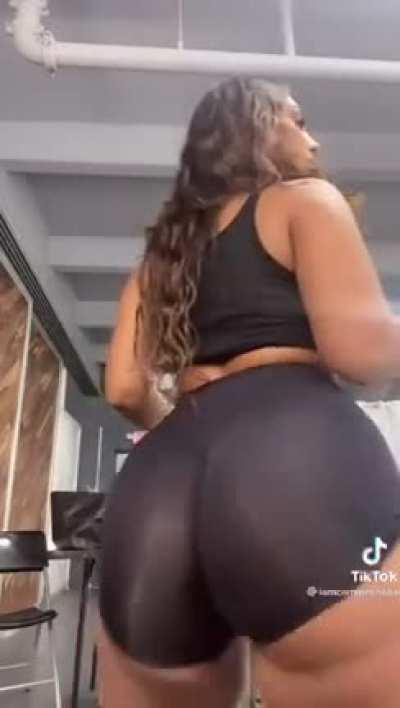 Camila twerk dance jiggle