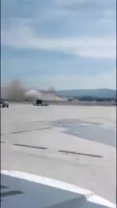 Plane crash today, Costa Rica, apparently the aircraft split in two after landing, is that a random thing with planes?!