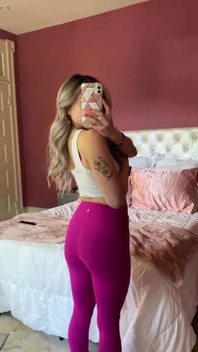 Petite Asian who loves wearing lululemon, would i be your type