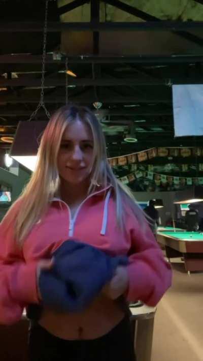 20[F4M] Up:vo:te this if I make your dick hard Snpcht: miahlap