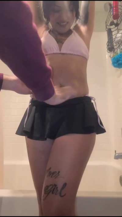 Cecilia Bellybutton & Armpits Tickled