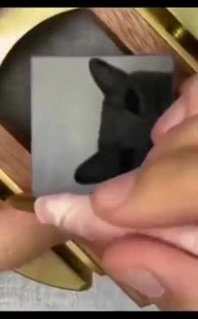 la creatura esta llegando