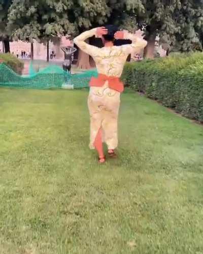 A lil walking shake 👀