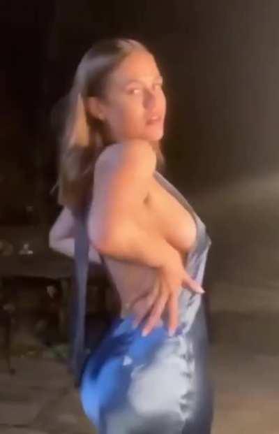 Sara Frost killing it with fire