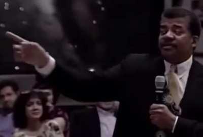 Arestovich and Neil deGrasse Tyson illustrated how Moskva was destroyed