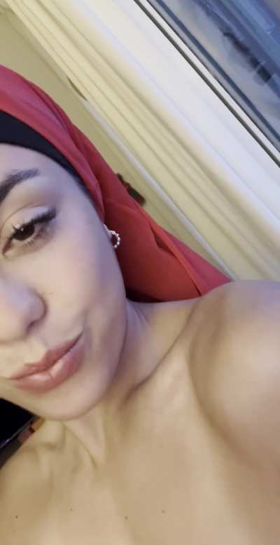 do you agree that an arab like me should be sitting on your face?