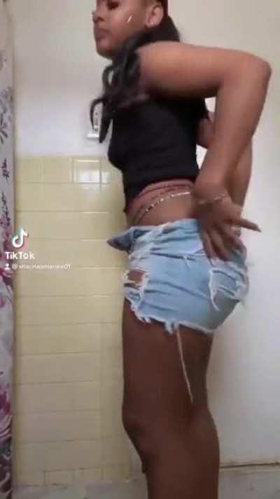 Like damn I wish she had more