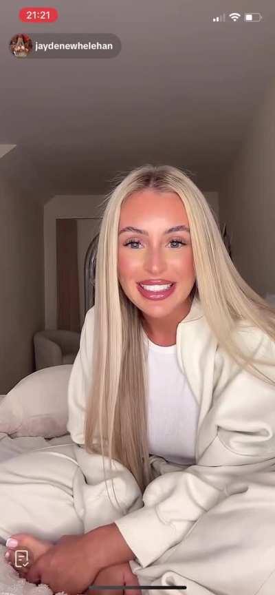 @jaydenewhelehan live scrunching soles closeup twice (HD)