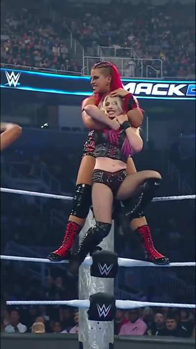 WWE SmackDown Oct 17, 2025 - Hangman’s chokehold