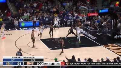 [Highlight] Trae Young with some questionable defense