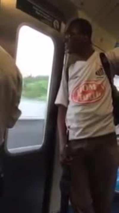 Quem canta seus males espanta!