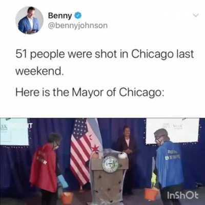 The mayor of chicago is an absolute clown.