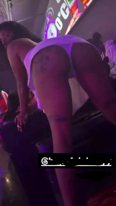sexy ebony club twerking