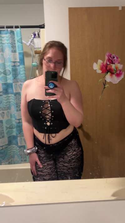 would you fuck a curvy pawg without condom? [F]