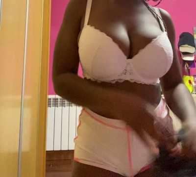 You call me shawty, I'd gladly call you daddy