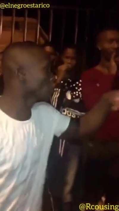 Mis amigos: Bro soy buenísimo en las batallas Mis amigos: en la primera rima