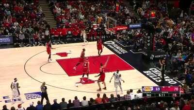 [Highlight] Carmelo Anthony drills the three after a filthy footwork around Vucevic