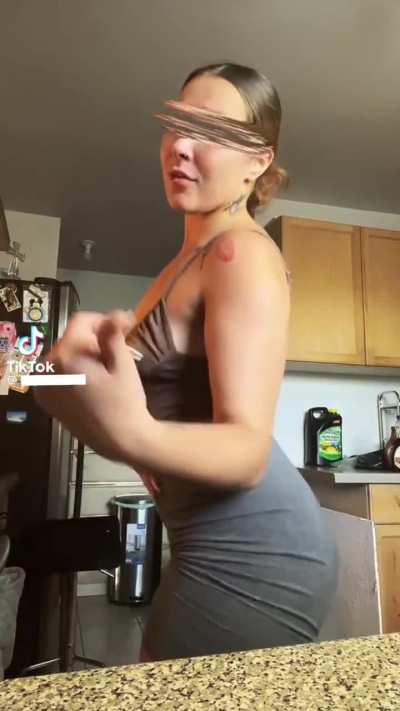 Thick Latina Tiktoker Twerking