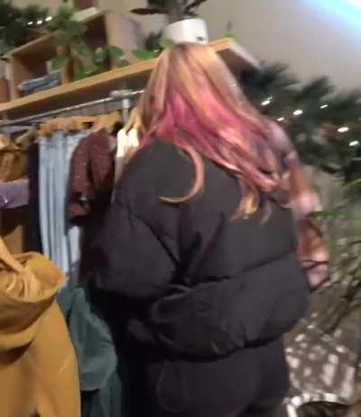 Janet shopping w friends