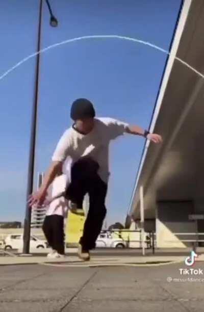 This guys jump rope skills