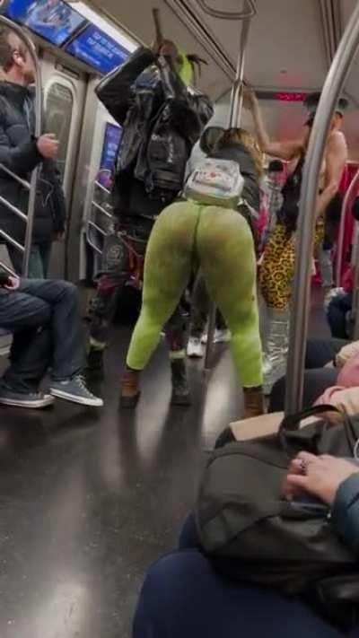 I’m horny I’m horny I’m horny ahhhh!!