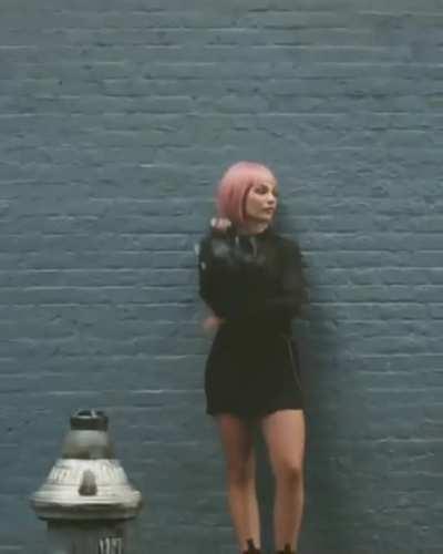 Imagine seeing her in the streets at night