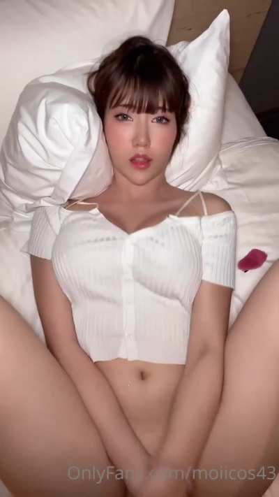 Cute asian girl jerks off