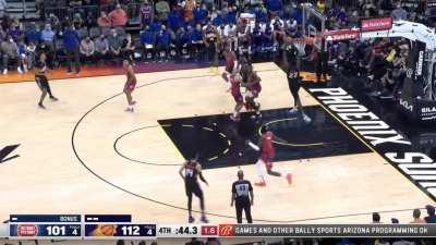 [Highlight] CP3 sets up Ayton for the jam to put the finishing touches on the Suns 18th straight win