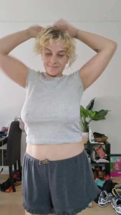 yeah I've got some loose skin, losing 40kgs will do that to ya. I'd fuck me all the sammmee 😇