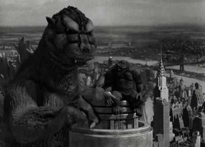 Godzilla ruins the original King Kong - by Vrahno