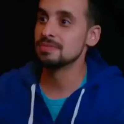 Como faz pra deixar um carteiro triste?