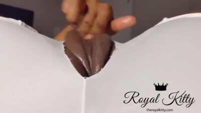 What would you do if I put this phat ass pussy in your face? 👅👂👂