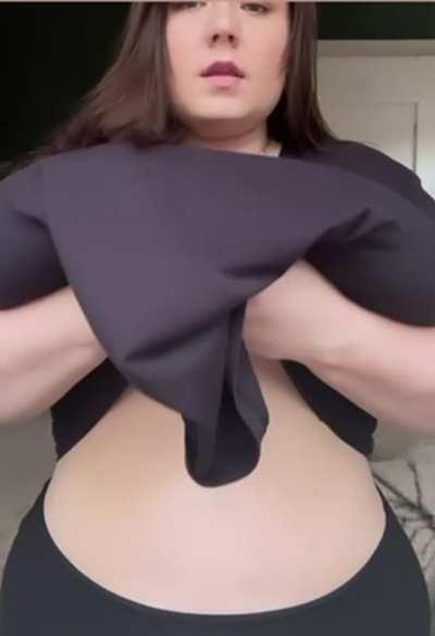 i’d rather be a lil thicker and have these 😉(OC)