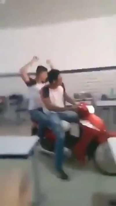 Isso só pode acontecer no Brasil