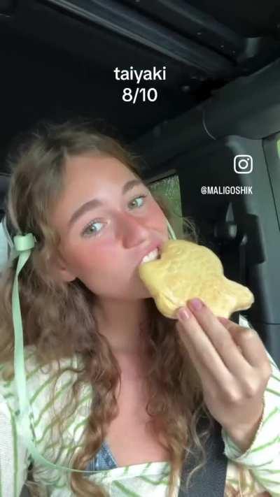 Even shes eating… shes the cutest 🥹