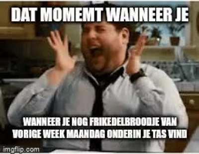 hmm lekker frikelbroodje 🥐😋