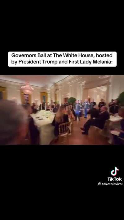 Marines sing “Do you hear the people sing” at White House