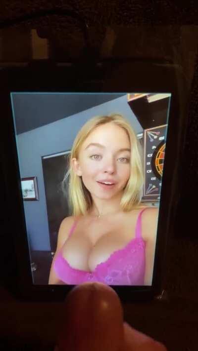 Sydney Sweeney’s huge tits and adorable face made me completely erupt