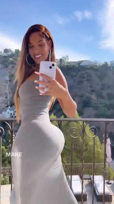 🍑🤳🏽🤍