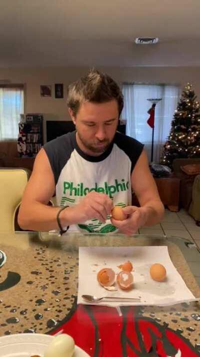 How to remove an egg shell