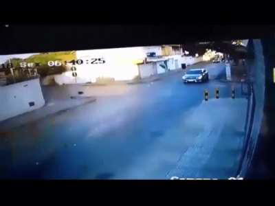 A human fidget spinner