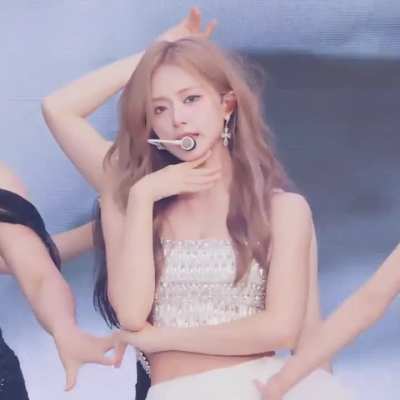 Tzuyu was so dangerous at the Nissan Stadium