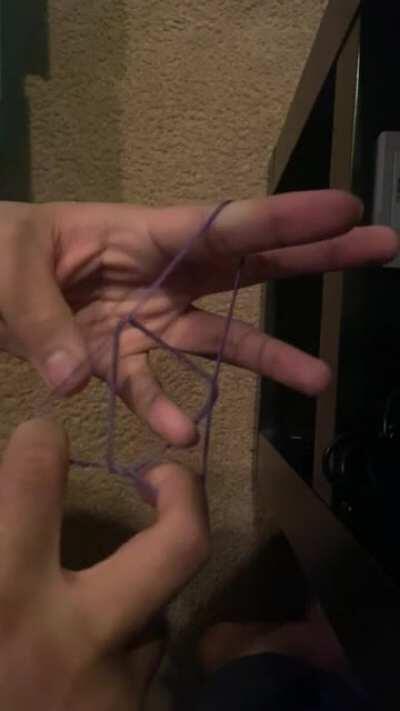 I saw someone do it with 2 rubber bands y not 1 rubber band
